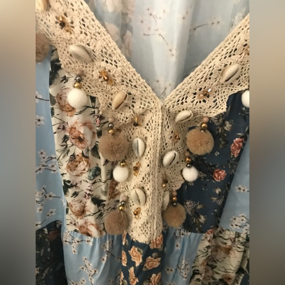 Seashell & Pom Pom Italian Top - Picture 4 of 9